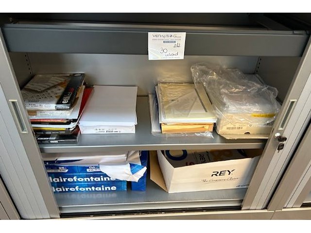 Inhoud van 2 kasten - afbeelding 2 van  5