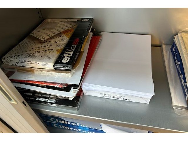 Inhoud van 2 kasten - afbeelding 3 van  5