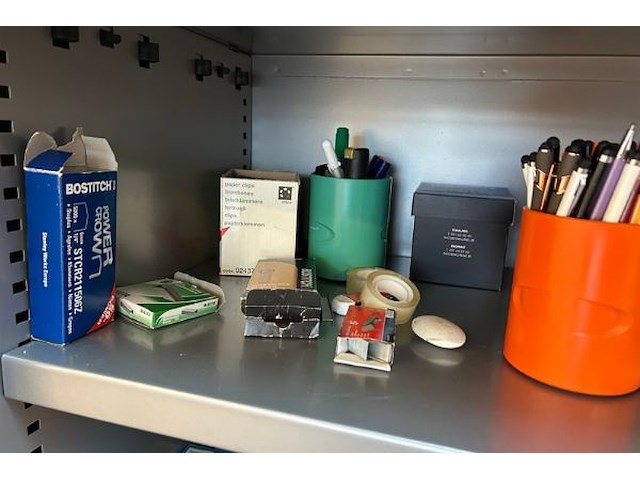 Inhoud van 2 kasten - afbeelding 4 van  5