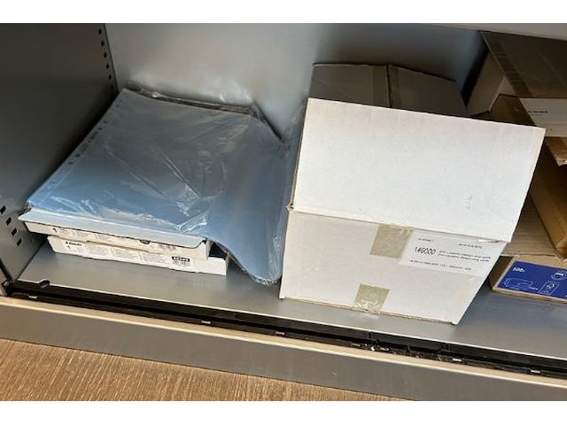 Inhoud van 2 kasten - afbeelding 5 van  5