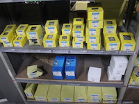 Inhoud van 2 meter stelling inhoudend diverse montage materiaal wo. schroeven - afbeelding 5 van  5