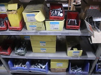 Inhoud van 2 meter stelling wo. bevestigingsmaterialen pgb-fasteners, bouten, moeren en diverse bevestigingsmaterialen, m16x60, m16x50, m16x70, m16x120, m16x130, m14x130 - afbeelding 2 van  5