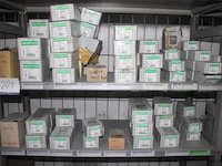 Inhoud van 2 meter stelling wo. divers bevestigingsmateriaal pgb fasteners - afbeelding 2 van  5