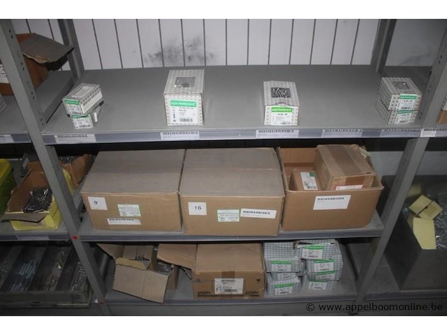 Inhoud van 2 meter stelling wo. divers bevestigingsmateriaal pgb fasteners - afbeelding 3 van  5