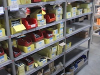 Inhoud van 2 meter stelling wo. diverse bevestigingsmaterialen pgb fasteners - afbeelding 1 van  4