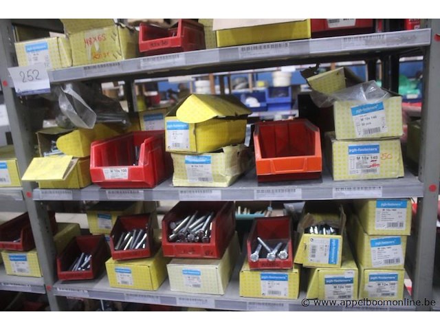 Inhoud van 2 meter stelling wo. diverse bevestigingsmaterialen pgb fasteners - afbeelding 4 van  4