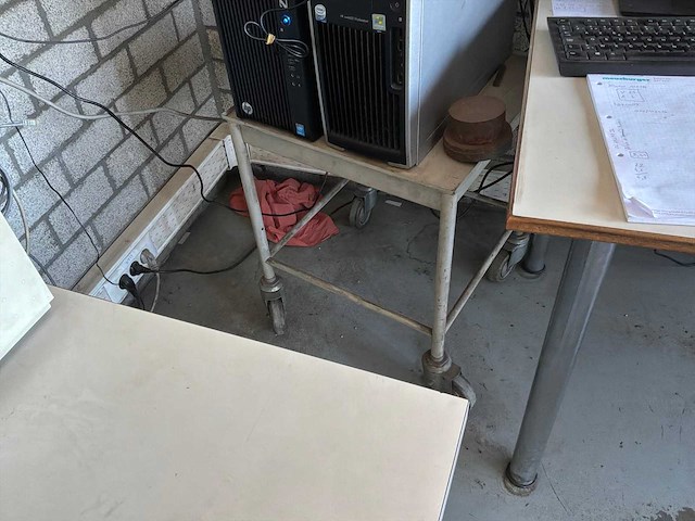Inhoud van de bureauruimte - afbeelding 5 van  32