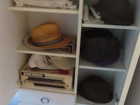 Inhoud van de kamer, vrije keuze van meenemen, volgens foto's - afbeelding 2 van  9