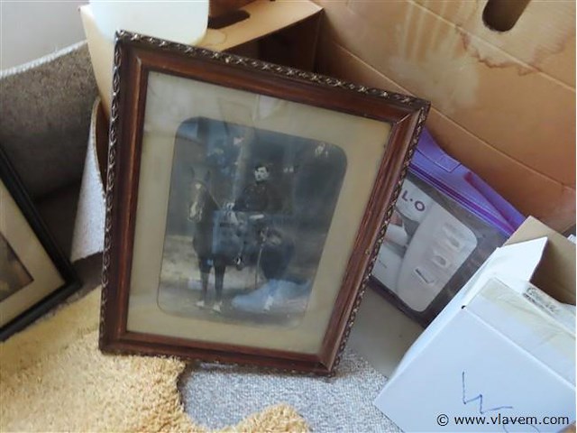 Inhoud van de kamer, vrije keuze van meenemen, volgens foto's - afbeelding 9 van  9