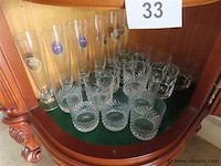 Inhoud van de kast volgens foto's - afbeelding 2 van  3