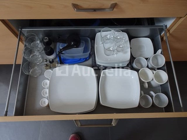 Inhoud van de kasten en lades in de keuken - afbeelding 7 van  7