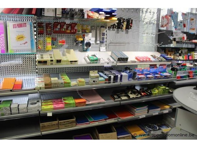 Inhoud van de stelling wo. post its, schriften, markeerstiften enz - afbeelding 1 van  3