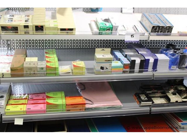 Inhoud van de stelling wo. post its, schriften, markeerstiften enz - afbeelding 3 van  3