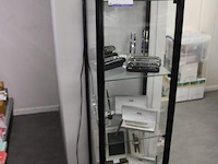 Inhoud van de vitrinekast wo. vulpennen - afbeelding 1 van  6