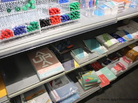 Inhoud van de vitrinekast wo. vulpennen - afbeelding 5 van  6