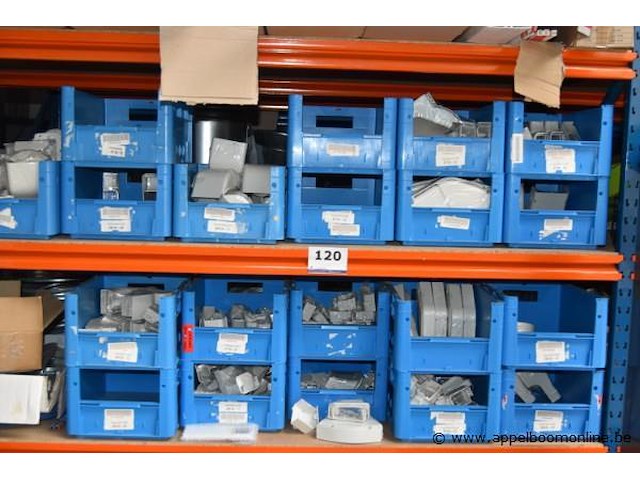 Inhoud van het rek lot diverse installatiematerialen, obo, walraven, teh92, khrq22m64t8 - afbeelding 2 van  9