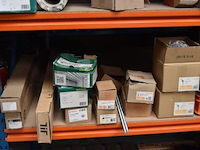 Inhoud van het rek lot diverse installatiematerialen, obo, walraven, teh92, khrq22m64t8 - afbeelding 6 van  9