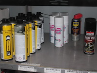 Inhoud van het rek wo. chemische producten en spuitbussen - afbeelding 4 van  5