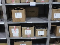 Inhoud van het rek wo divers verlichtingsmateriaal - afbeelding 1 van  6
