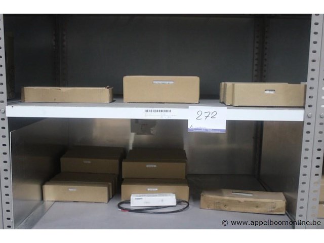 Inhoud van het rek wo. divers verlichtingsmateriaal - afbeelding 4 van  4