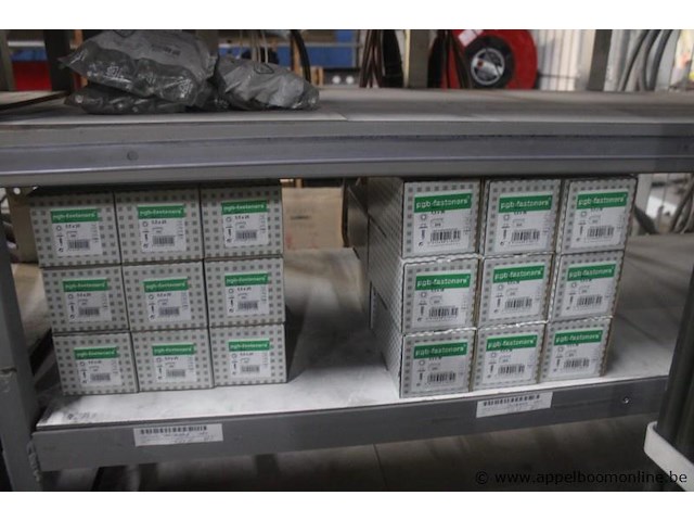 Inhoud van het rek wo. diverse bevestigingsmaterialen wo. pgb fasteners - afbeelding 4 van  6
