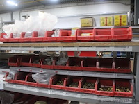Inhoud van het rek wo. diverse bevestigingsmaterialen wo. pgb fasteners - afbeelding 5 van  6