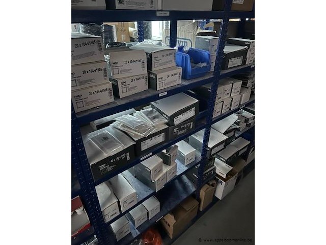 Inhoud van het rek wo. diverse elektriciteitsmaterialen - afbeelding 2 van  5