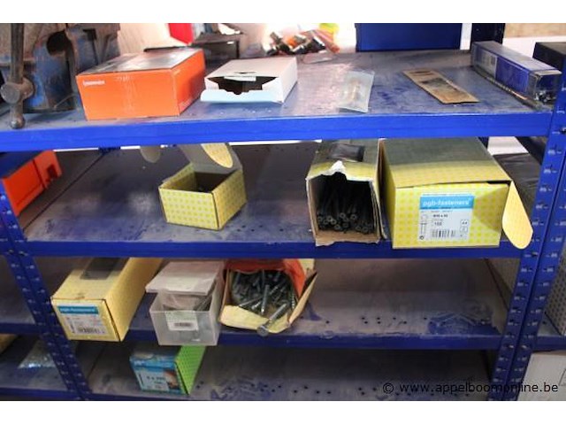 Inhoud van het rek wo. diverse schroeven - afbeelding 2 van  4