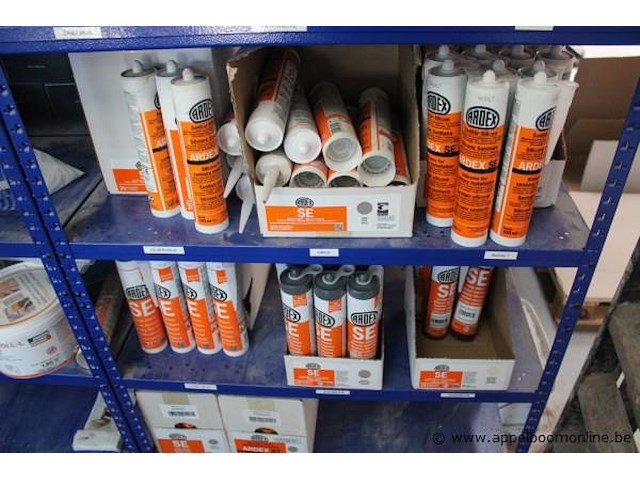 Inhoud van het rek wo diverse siliconen, elektriciteitskabels - afbeelding 6 van  6