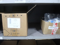 Inhoud van het rek wo. diverse verlichtingsmaterialen - afbeelding 3 van  5
