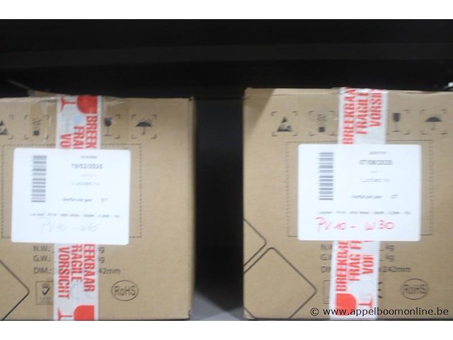 Inhoud van het rek wo. diverse verlichtingsmaterialen - afbeelding 5 van  5