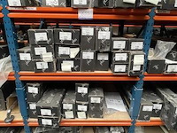 Inhoud van het rek wo. douchegrepen, badgrepen, enz - afbeelding 1 van  6