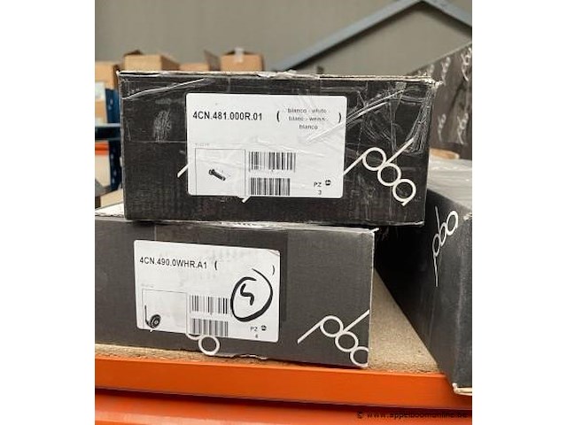 Inhoud van het rek wo. douchegrepen, badgrepen, enz - afbeelding 2 van  6