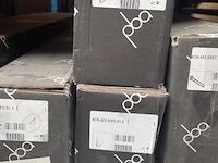 Inhoud van het rek wo. douchegrepen, badgrepen, enz - afbeelding 5 van  6