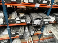 Inhoud van het rek wo. douchegrepen, badgrepen, enz - afbeelding 1 van  6