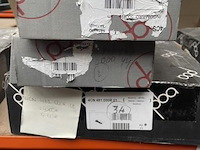 Inhoud van het rek wo. douchegrepen, badgrepen, enz - afbeelding 2 van  6