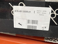 Inhoud van het rek wo. douchegrepen, badgrepen, enz - afbeelding 3 van  6