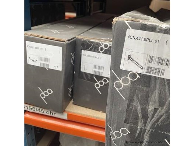 Inhoud van het rek wo. douchegrepen, badgrepen, enz - afbeelding 6 van  6