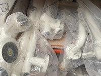 Inhoud van het rek wo. douchegrepen, badgrepen, enz - afbeelding 2 van  4