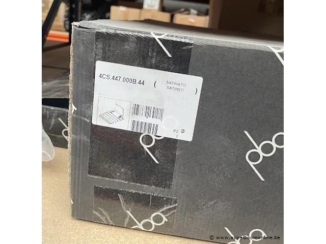 Inhoud van het rek wo. douchegrepen, toiletborstel, enz - afbeelding 3 van  5