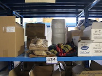 Inhoud van het rek wo. schoonmaakmiddelen - afbeelding 1 van  3