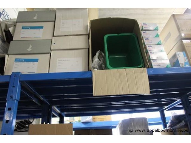 Inhoud van het rek wo. schoonmaakmiddelen - afbeelding 3 van  3