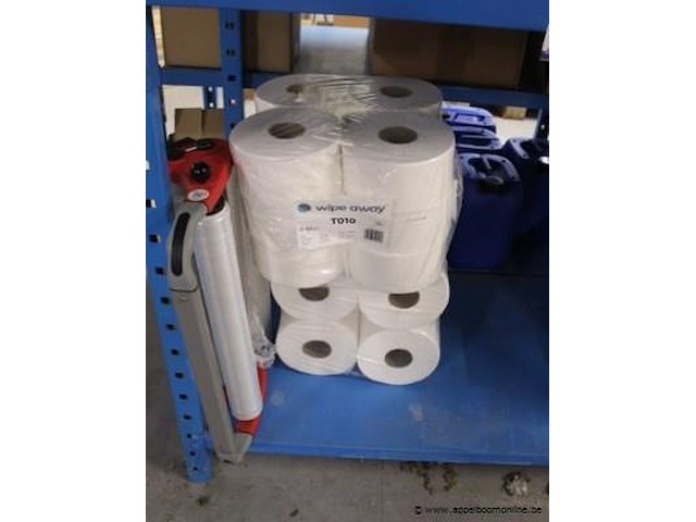 Inhoud van het rek wo. schoonmaakmiddelen - afbeelding 2 van  3