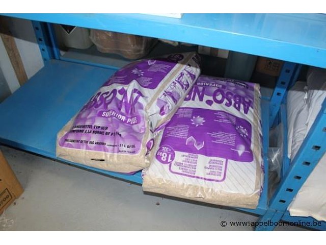 Inhoud van het rek wo. schoonmaakmiddelen - afbeelding 4 van  4