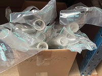 Inhoud van rek wo. diverse sifons, aflopen - afbeelding 5 van  7