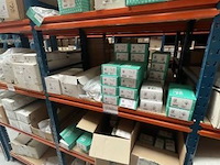 Inhoud van rek wo. diverse sifons, crepin - afbeelding 1 van  6