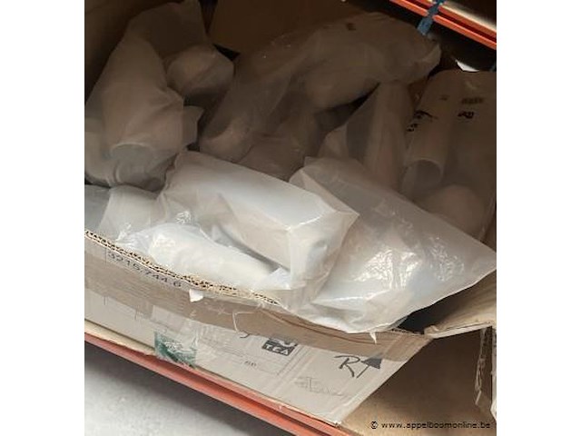 Inhoud van rek wo. diverse sifons, crepin - afbeelding 6 van  6