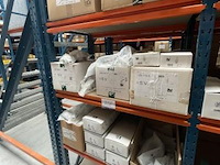 Inhoud van rek wo. diverse sifons - afbeelding 1 van  6