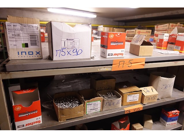 Inhoud verdiep magazijn - afbeelding 5 van  20