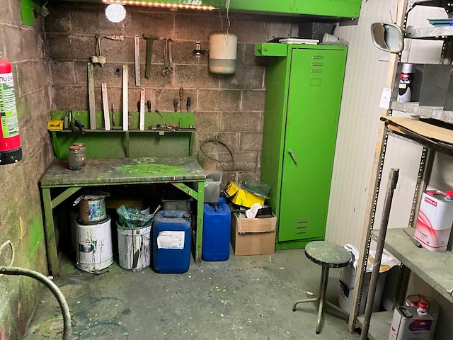 Inhoud verfspuitmagazijn - afbeelding 1 van  12